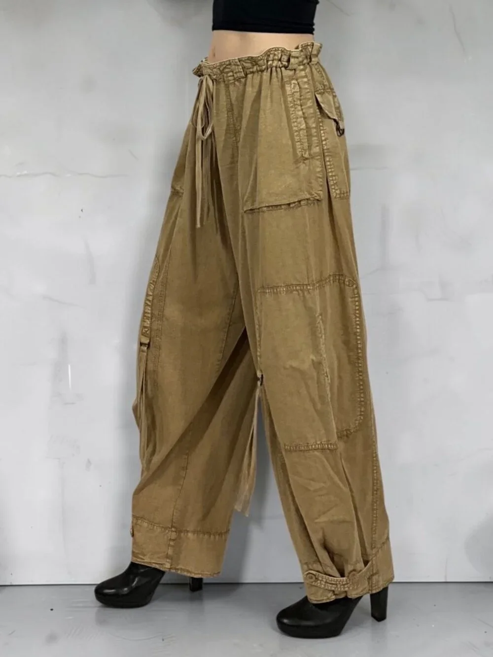 Free People One Step Ahead Parachute Pant XS Neutral Wide Leg Cargo OVERSIZED